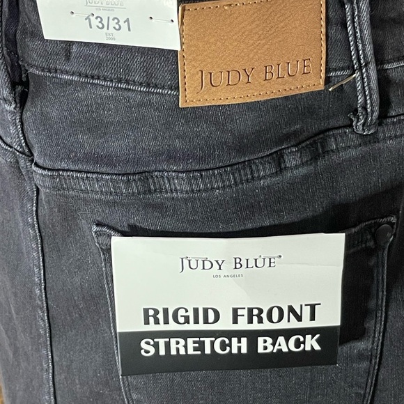 Judy Blue NWT - Rigid Front w/ Stretch Back, Black Denim, Size 13/31 - Picture 3 of 6